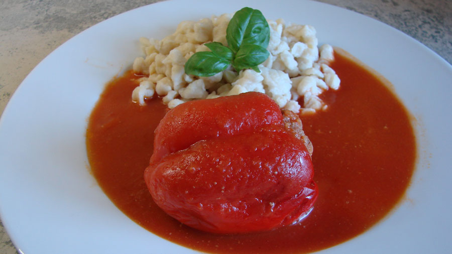 Gefüllte Paprikaschoten mit Spätzle
