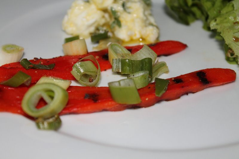 Gegrillte Paprika mit marinierten Fetakäse