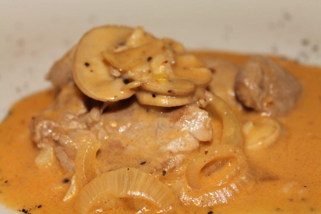 Geschnetzeltes mit Champignons und Knoblauch