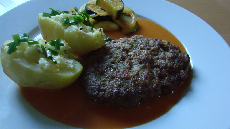 Hacksteak mit Metaxa Sauce