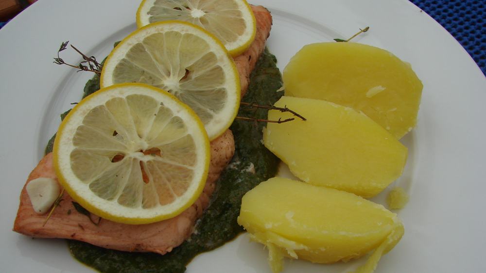Lachs auf Blattspinat