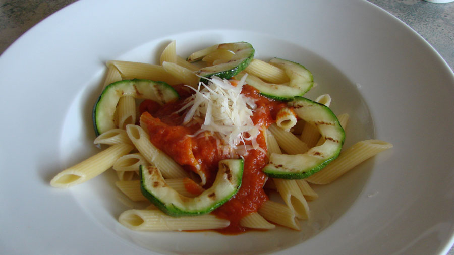 Pasta mit Tomaten Paprika Sauce