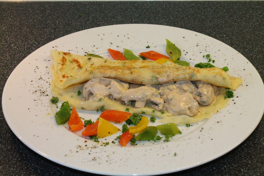 Pfannkuchen mit Pilz-Lauch-Paprikafüllung