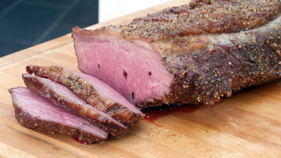 Roastbeef im Ganzen gegrillt