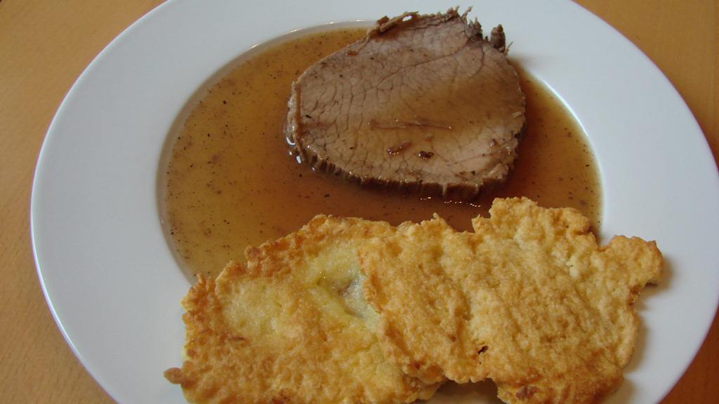 Sauerbraten mit Kartoffelpuffer