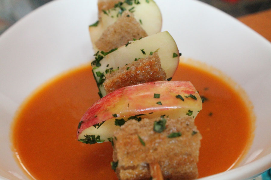 Steckrübensuppe mit Kräutercroutons