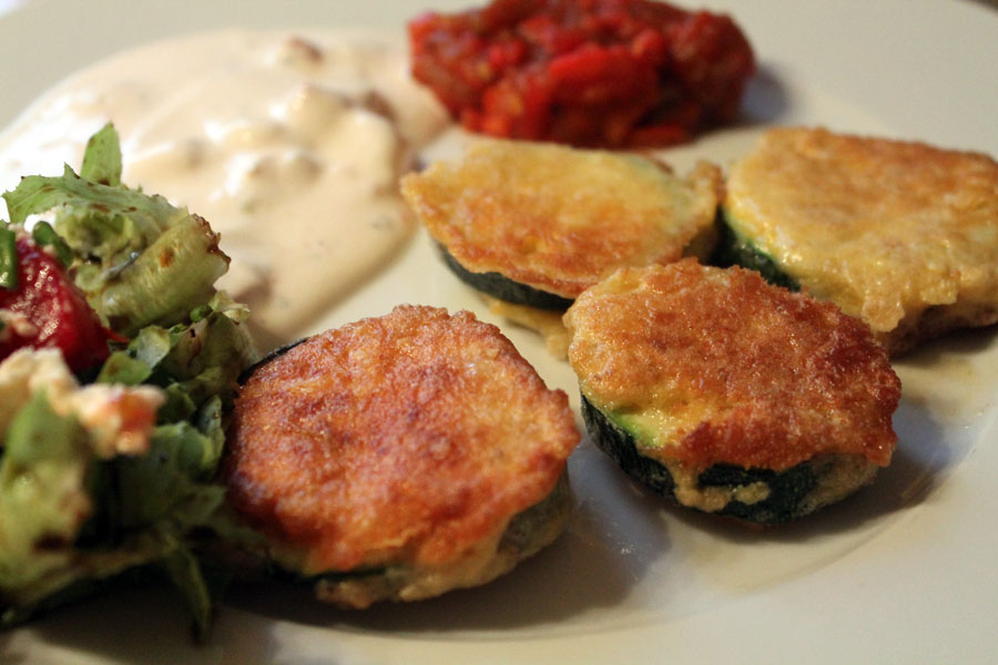 Zucchini in Parmesanhülle